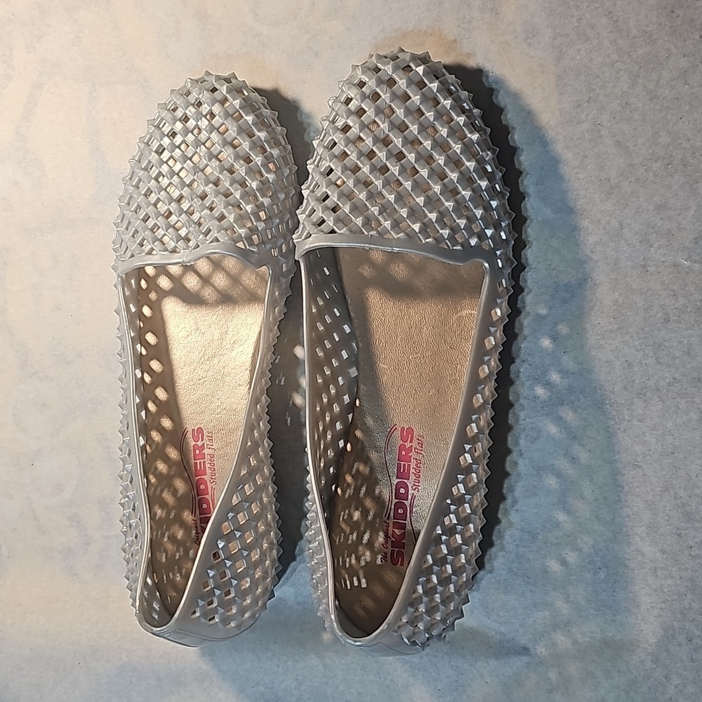 Women's Skidders Studded Flats NWOT
